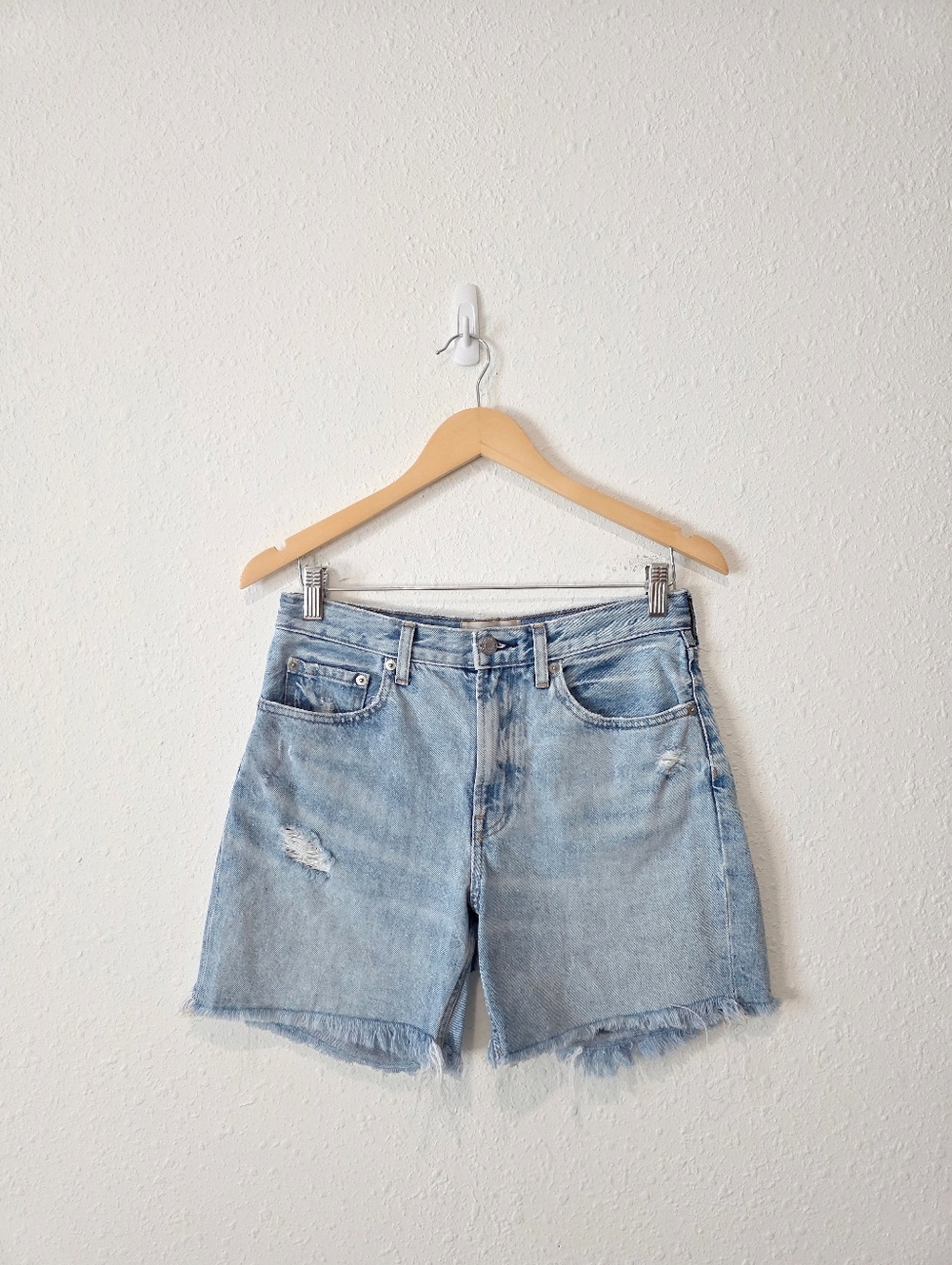 Everlane Light Wash Relaxed Denim Shorts 26